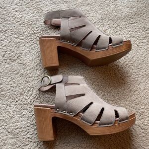 Dansko Shoes Womens Decatur Demetra Open Toe Leather Taupe, Size 40